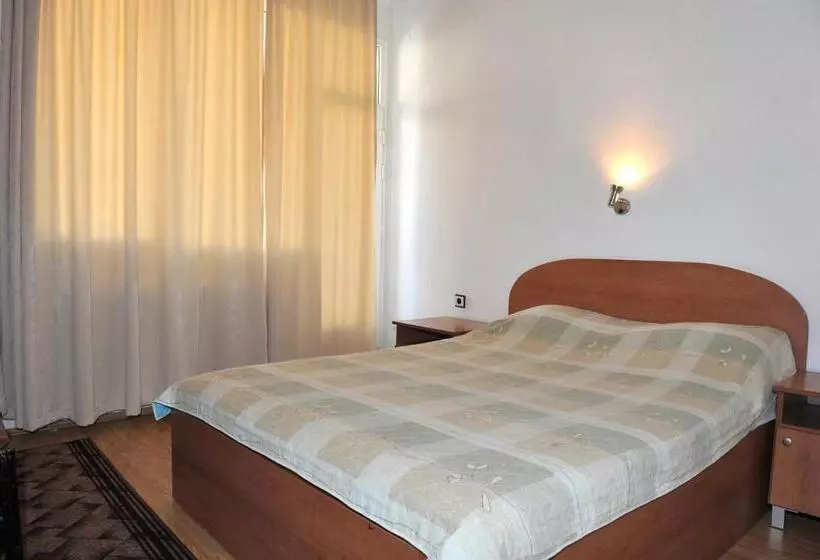 Family Hotel Blazhi