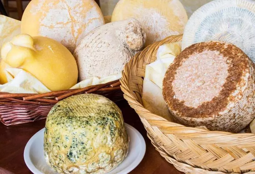 ホテル Agriturismo Podere Al Sole