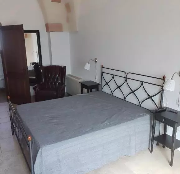 ホテル Casale Cambrò