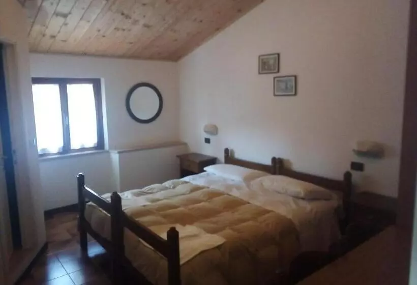 ホテル La Foresta Albergo Ristorante Pizzeria