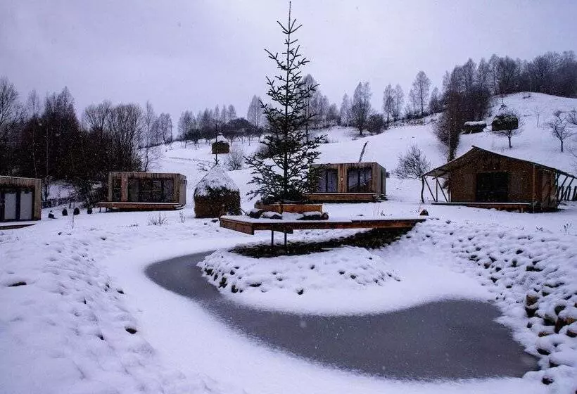 Hotelli Rai Village