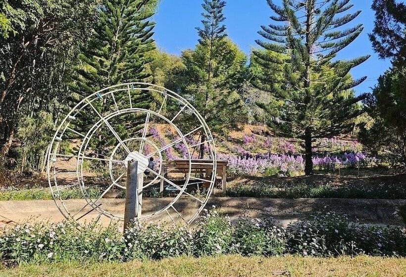 בית מלון כפרי Sainamtok Resort