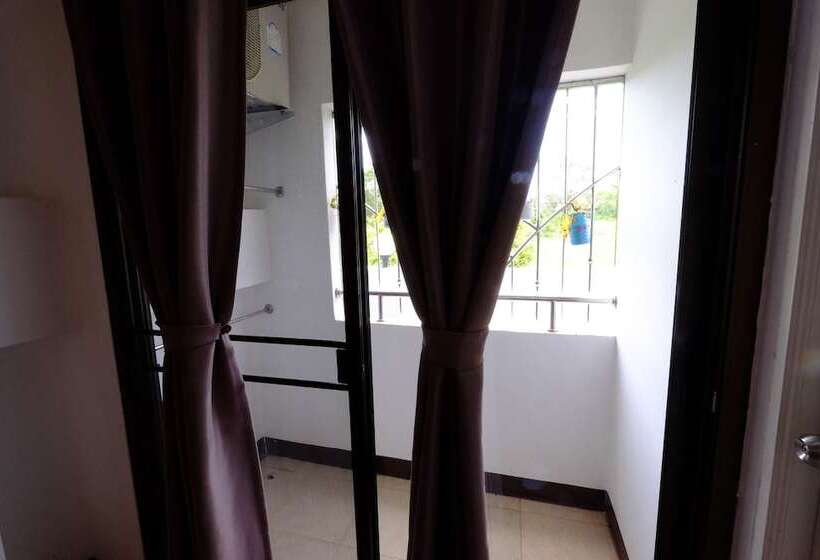 ホテル Tafah Residence