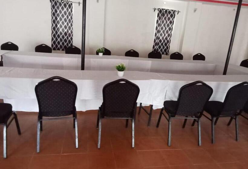 هتل Zion Resort Bungoma