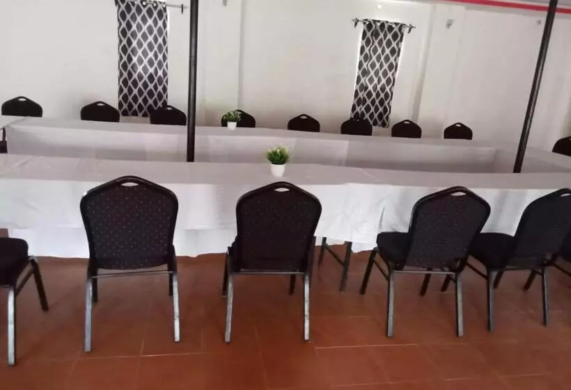 هتل Zion Resort Bungoma
