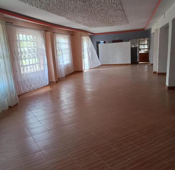 هتل Zion Resort Bungoma