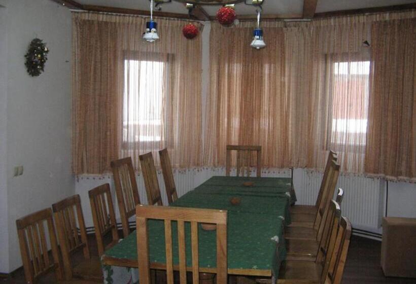 پانسیون Cabana Tomita