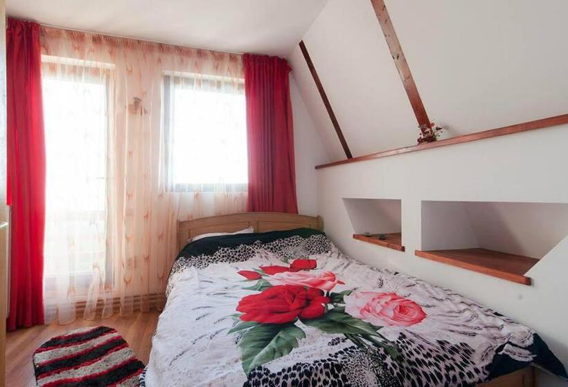 پانسیون Cabana Tomita