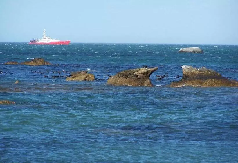 Majatalo Jaloersbaai Guest Cottage & Nes