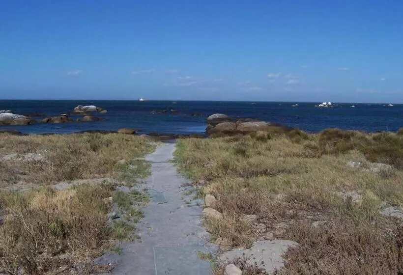 Majatalo Jaloersbaai Guest Cottage & Nes