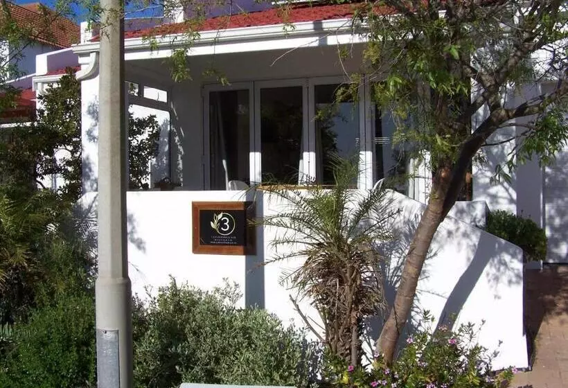 Majatalo Jaloersbaai Guest Cottage & Nes