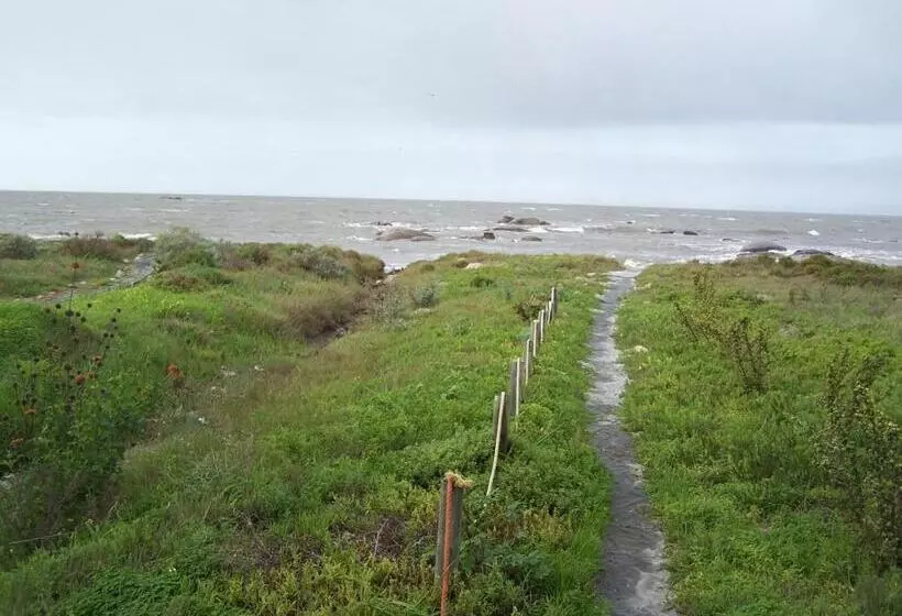 Majatalo Jaloersbaai Guest Cottage & Nes