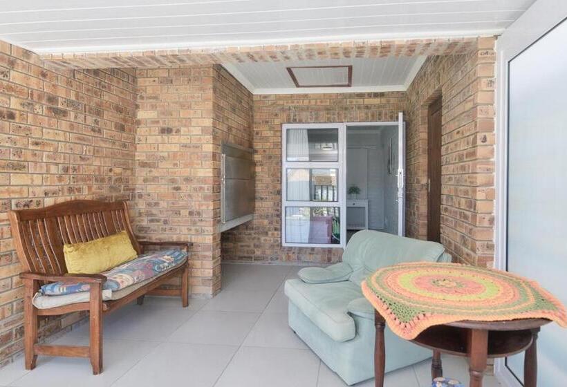 بنسيون The Cove