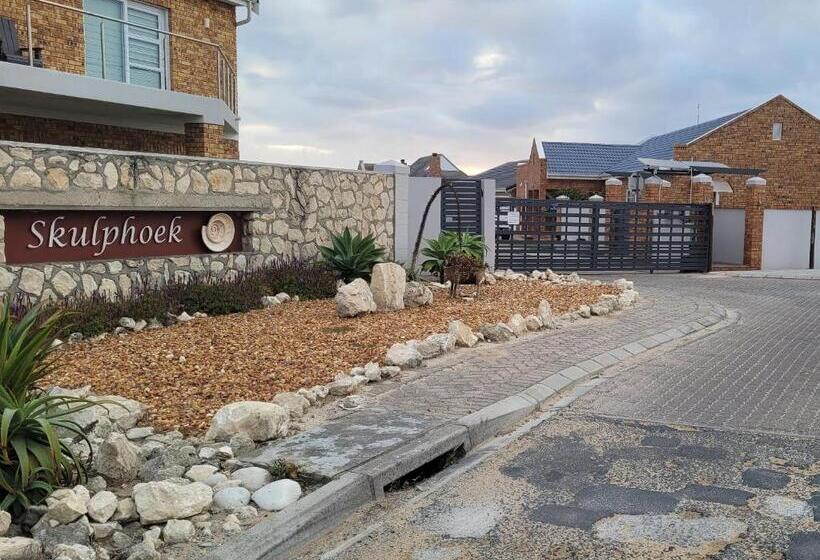 بنسيون The Cove