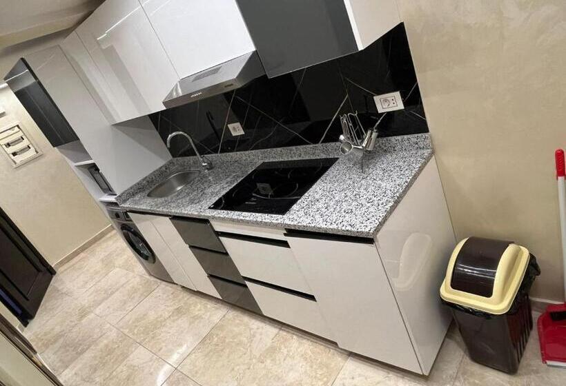 بورتو السخنة مع شركة Apt