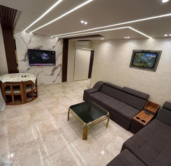 بورتو السخنة مع شركة Apt