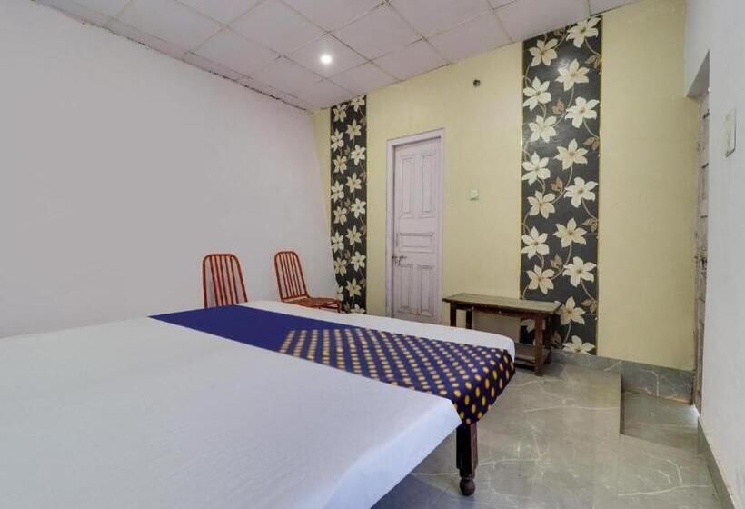 هتل Jaiswal Estate