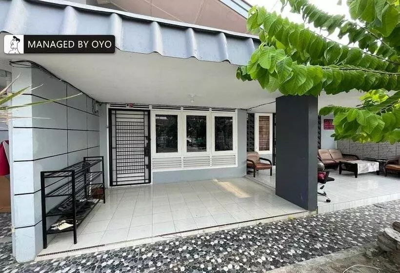هتل Oyo 93669 Gandaria Guest House