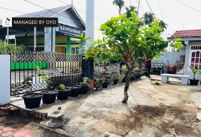 هتل Oyo 93669 Gandaria Guest House