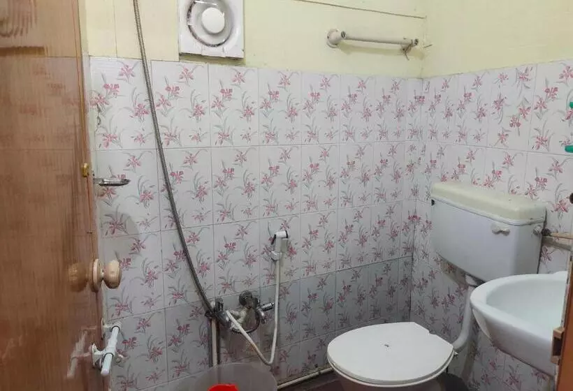 هتل Oyo Abriz Inn