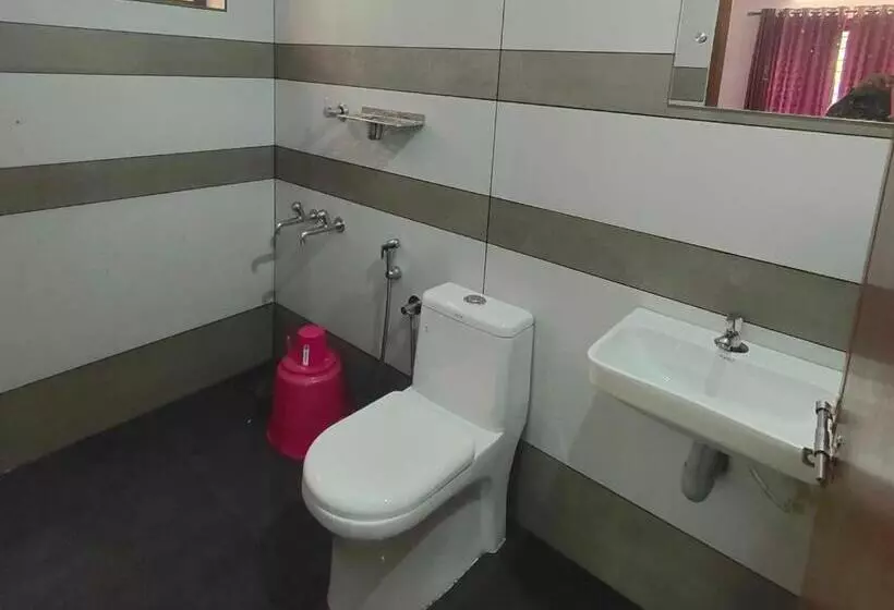 هتل Oyo Abriz Inn