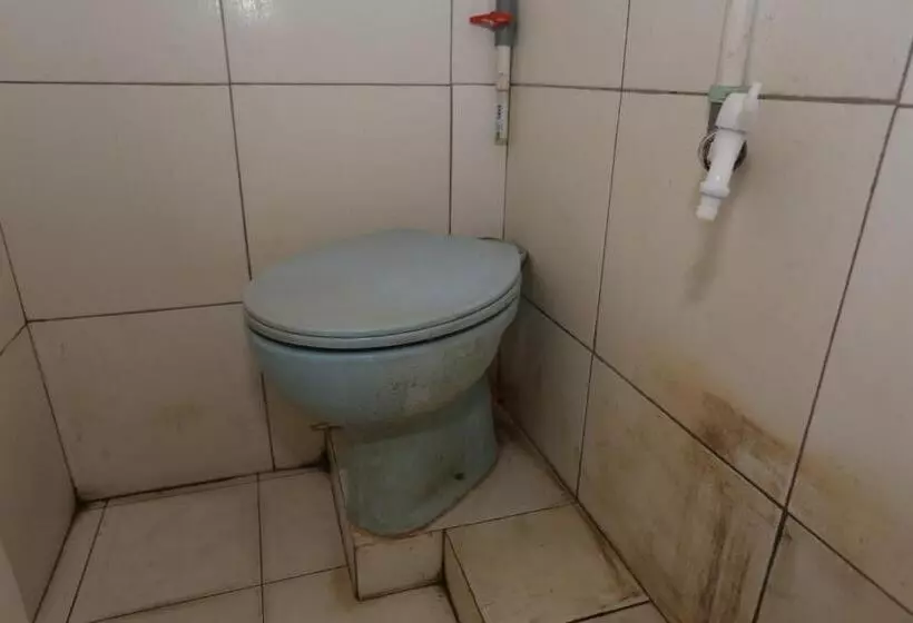 ホテル Spot On 93610 Syariah Homestay