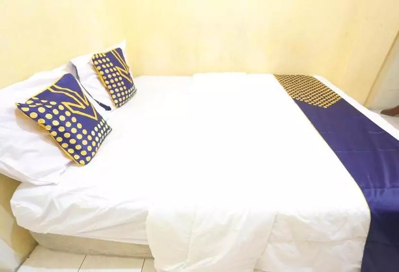 ホテル Spot On 93610 Syariah Homestay