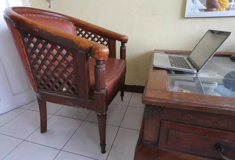 ホテル Spot On 93610 Syariah Homestay