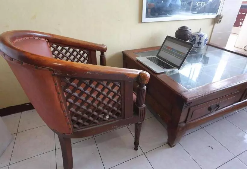 ホテル Spot On 93610 Syariah Homestay