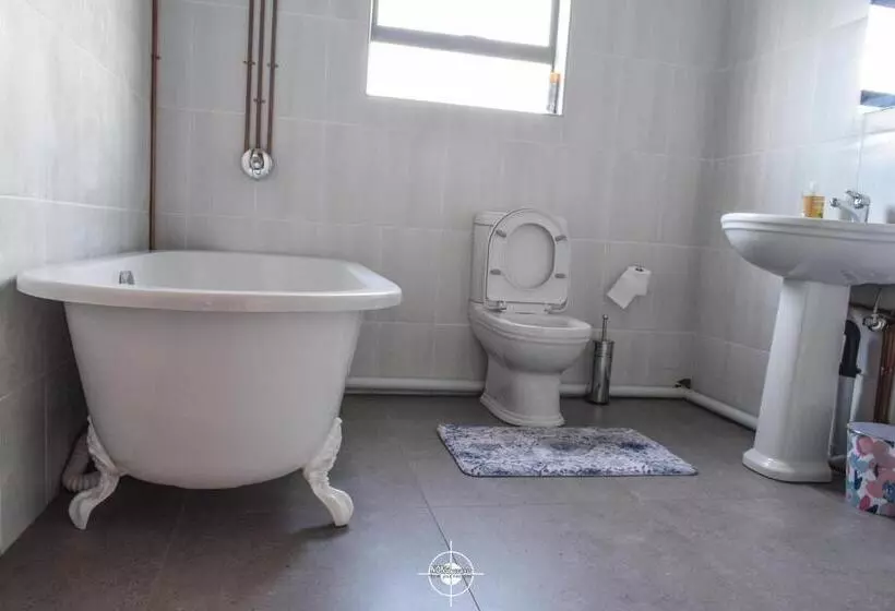 پانسیون Destiny Self Catering
