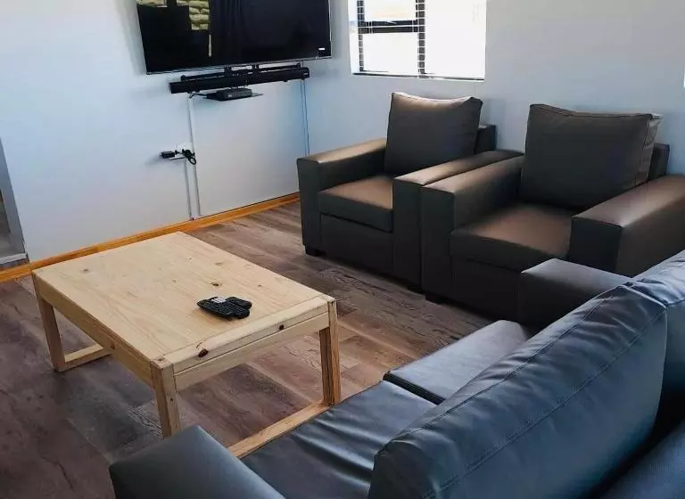 پانسیون Destiny Self Catering