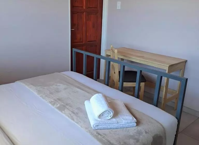 پانسیون Destiny Self Catering