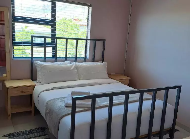 پانسیون Destiny Self Catering