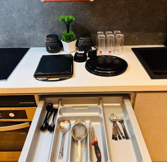 پانسیون Yourhomely Studio