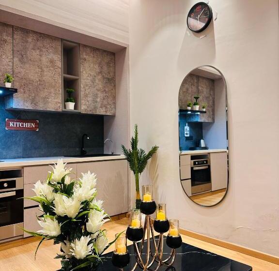 پانسیون Yourhomely Studio