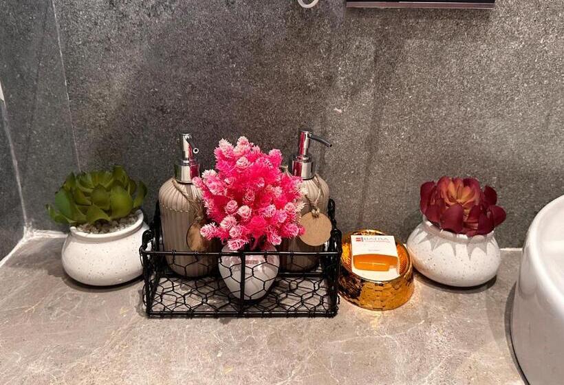 پانسیون Yourhomely Studio