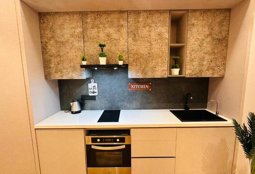 پانسیون Yourhomely Studio