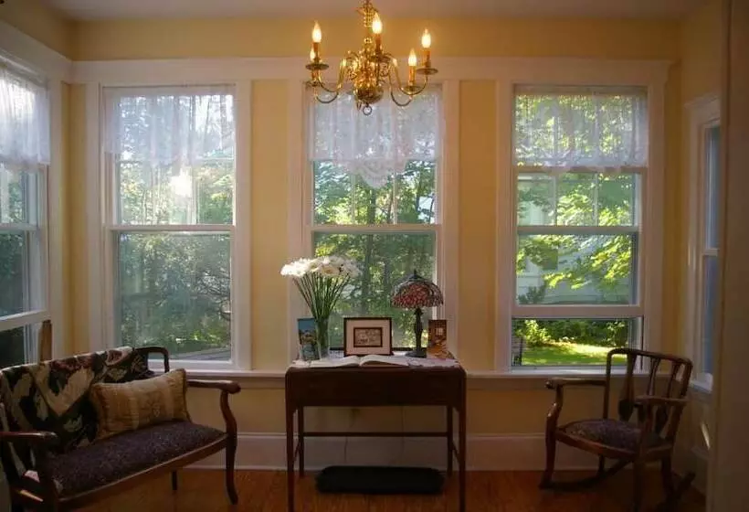 The Dawson House Bed & Breakfast