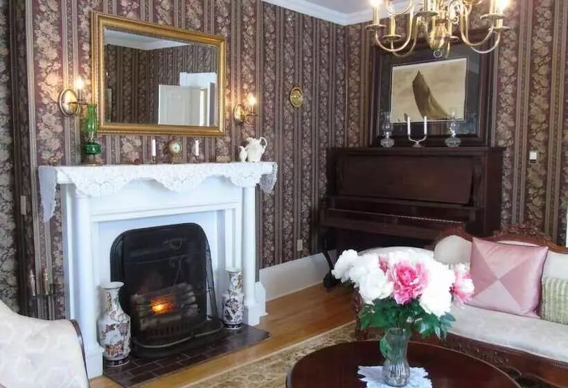 The Dawson House Bed & Breakfast