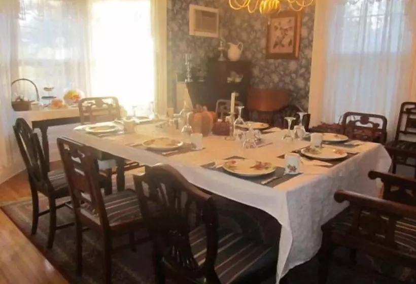 The Dawson House Bed & Breakfast