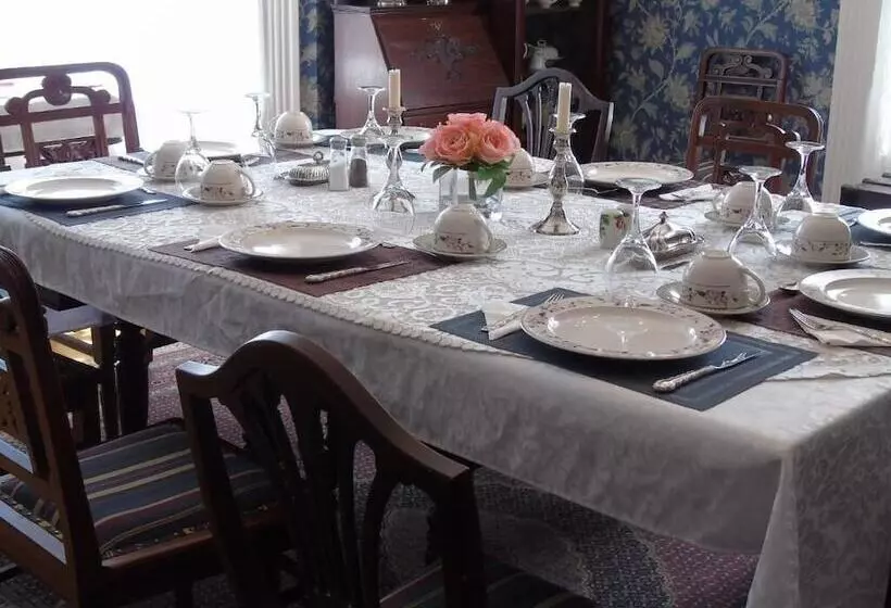 The Dawson House Bed & Breakfast