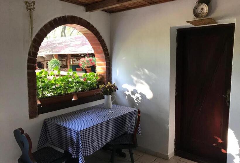 Tornácos Tanya Vendégház és Gasztroporta