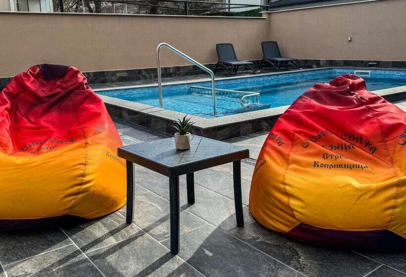 ホテル стоичковата къща гр. стрелча