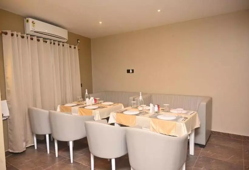 ホテル Essence Grandeur