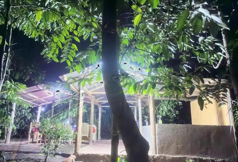 هتل Kibale Tented Camp