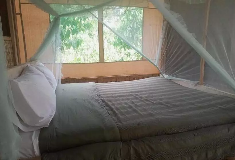 هتل Kibale Tented Camp