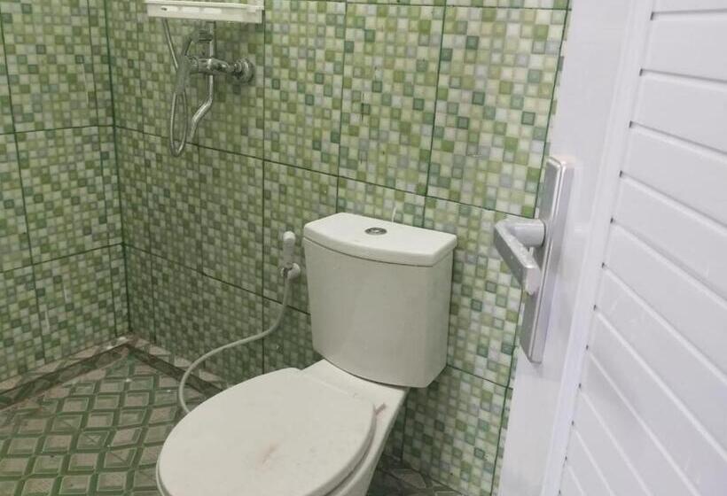 Отель Reddoorz Syariah @ Gedong Air Lampung