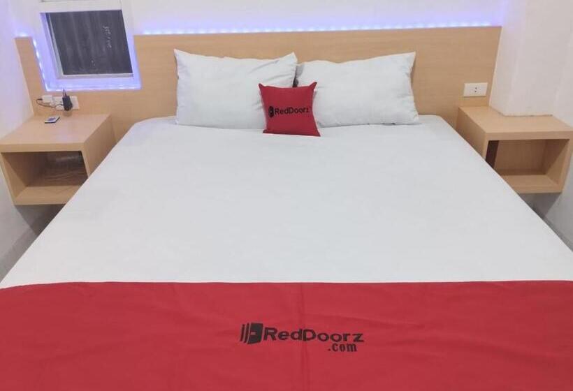 Отель Reddoorz Syariah @ Gedong Air Lampung