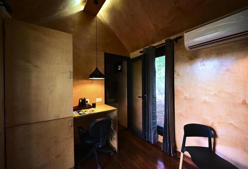 ホテル Tenpy Tiny Enchanting Tintin At Sheilma Farm, Ncr