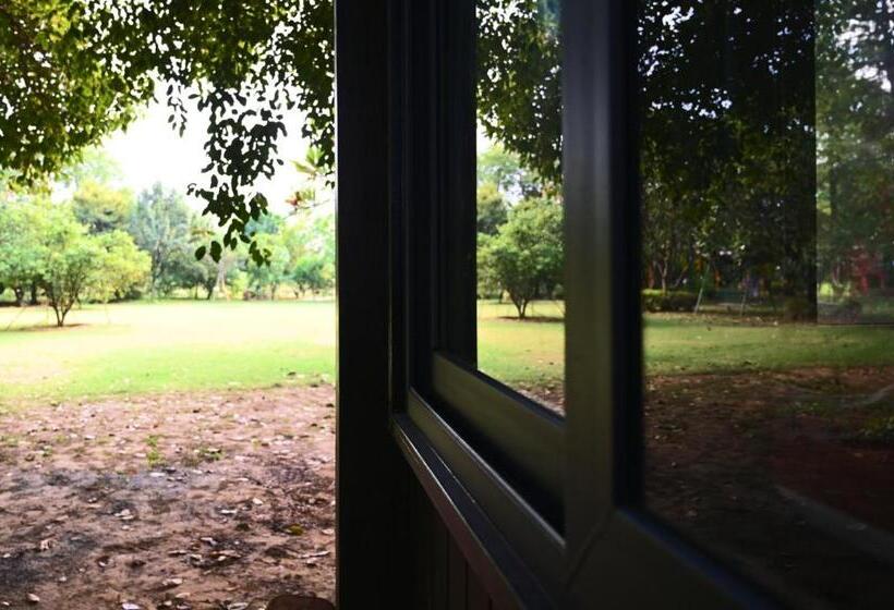 ホテル Tenpy Tiny Enchanting Tintin At Sheilma Farm, Ncr